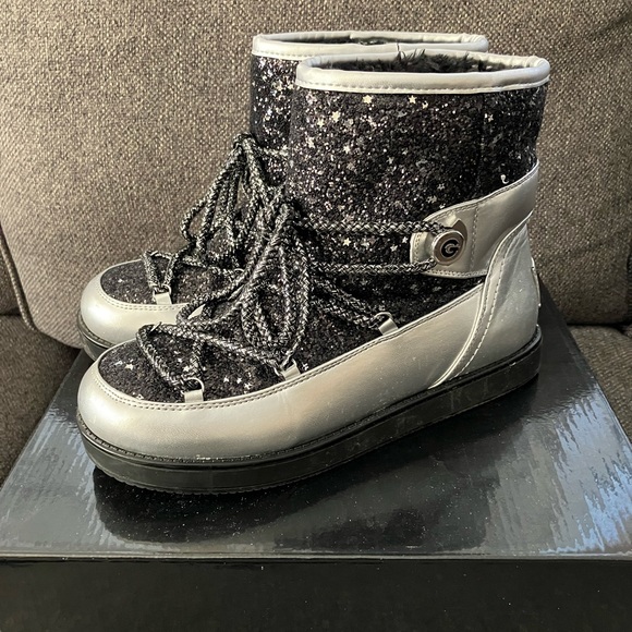 GBG BY GUESS silver/blk glitter boot - Picture 4 of 7